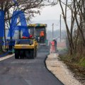 Kakav poklon na kraju godine za meštane Kukića: U selu kod Čačka asfaltiran putni pravac, mašine se ne gase ovog decembra