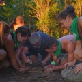 "Kamp je haos, jedino što imamo ovde su...": Takmičari Survivor-a se već prvog dana suočili sa realnošću, ne znaju ni vatru da…