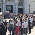 Beograd i dalje ne spava: Patrijarh Porfirije dan i noć sa vernicima u najdužem redu za molitvu FOTO/VIDEO