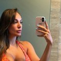 "Volim svoj rez, strije i malo viška stomačića": Luna se skinula u bikini i pokazala nesavršenosti