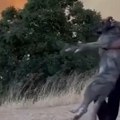 Španski žandarmi usred najvećih požara uleteli u vatru i spasili prestravljenog psa: Herojski potez oduševio svet (video)