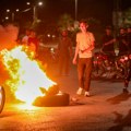 Sirija u plamenu! Najgori protesti od pada Asadovog režima, cene skočile u nebesa! Blokirani putevi, narod besan, poručuju…