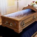 Čuli su zvukove iz sanduka! Starica (70) proglašena mrtvom, a zapravo je bila živa