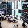 Nafta pojeftinila, evro ojačao prema dolaru i jenu: investitori prate tehnološke gigante