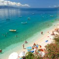 Detalji drame zbog ležaljki na plaži u Hrvatskoj, jednu bacili na devojčicu: „Ako još jednom to uradi i njega ću… u…