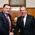 Ruski ambasador uručio Dodiku poklon od Lavrova /foto/