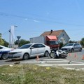 Sudar motora i automobila, povređen motociklista