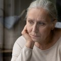 Znojenje, visok puls i pritisak, depresija: Ovo su rani simptomi demencije