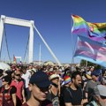 U Budimpešti održana Parada ponosa uprkos zabrani, marširale desetine hiljada ljudi