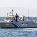 Zatvorenik pobegao policiji tokom transporta: Skočio u Egejsko more sa lisicama na rukama, u toku potraga