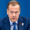 "Šta se događa?" Medvedev ne staje sa provokacijama: "Da li su se otreznili ili su praznici već počeli?"