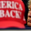 Редефинисање глобалне моћи: Како Трампова политика „повратка себи“ мења односе са Русијом и Кином? (видео)