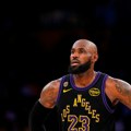Lebron odbio znatno bogatiju ponudu Klipersa - novac nije bio presudan