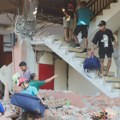 "Ljudi su panično trčali na sve strane": Zbog zemljotresa u Indoneziji 2.000 ljudi premešteno u privremena skloništa