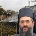 I crkva je uz narod: Mitropolit Arsenije uručuje pomoć porodicama koje su ostale bez domova u požarima