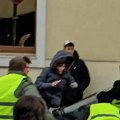 Okrivljeni negirao pravnu kvalifikovaciju dela: Održano suđenje vozaču koji je kolima udario Sonju u Ruzveltovoj, tereti se za…