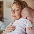 Nova studija pokazala da deca starijih majki imaju manji rizik od alergija
