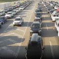 (Video) Prelazak granice od sada može da vas košta i 300 evra! Totalni kolaps na ulazu u Srbiju, vozači čekaju satima, a sve…