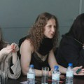Bivša članica ruske grupe Pusi Rajot tvrdi da joj je FSB tražio da im pomogne u ubistvu u kafiću u Srbiji