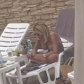 Tigar krišom snimao Jovanu: Silikoni samo što joj ne iskoče iz bikinija! “Ovo je peti odmor na koji sam…