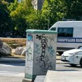 Auto oborio Nišlijku na pešačkom prelazu: Izbegnuta veća nesreća, iza povređene žene bila majka s bebom! (foto)