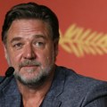 Rasel Krou je godinama radio na ovom filmu, a na kraju je ostao bez uloge; "Zar ne možeš da sačekaš?"