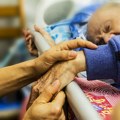 Makron želi da Francuska legalizuje eutanaziju, uskoro predlog zakona