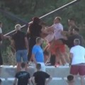 Nezapamćen horor kod Čačka: Brutalna tuča na utakmici Srpske lige! Vrisci i jauci odjekivali stadionom! (video)