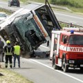 Teška saobraćajna nesreća u Hrvatskoj - dve osobe poginule, 31 povređena