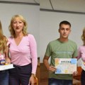 Dom učenika proglasio maturante generacije: Priznanja dobili Ksenija Vereš i Rada Novakov