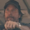 Metju mekonahi u najemotivnijem filmu godine? Potresna priča o deci zarobljenoj u školskom autobusu tokom razornog požara u…