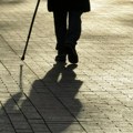 Penzioner ušao u zgradu opštine i skinuo gaće! Službenica se šokirala i pobegla iz kancelarije, on se ovako pravdao nakon…