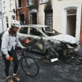 Hiljade ljudi u Belfastu demonstrirale kako bi osudile antiimigrantske nerede