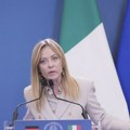 Sančez i Makron stali uz Meloni posle Trampovih tvrdnji da ga je molila da se slikaju