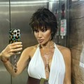 Šokirala promenom imidža! SINDI MODELS SA MUŠKOM FRIZUROM! Godinama ne radi i ne nastupa, a evo od čega živi