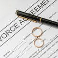 Iznenadni razvod bez upozorenja: Šta nam „blindside divorce“ trend govori o savremenoj ljubavi