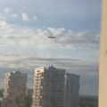 Ukrajina napala Rusiju: Oboreno preko 430 dronova koji su leteli na Moskvu, pogođen aerodrom u Belgorodu (video)