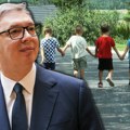 OvakO se čuva srpsko selo! Mališani se drže za ruke i šetaju novim asfaltom kroz svoj Ilijak – dokaz da država gradi sigurniju…