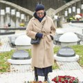 Pronašla sam poruku na Milutinovom grobu: Ana Bekuta ne može da veruje svojim očima - Tražim devojku koja ju je ostavila