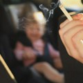 11 američkih država zabranilo pušenje u automobilima sa decom
