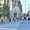 Završen protest ispred Vlade Srbije zbog presude trojici aktivista: Saobraćaj normalizovan (foto)