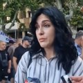 Vranjanka koja samo želi da joj deca idu „nesmotreno u školi“ je apsolutni hit Vučićevih kontramitinga (video)