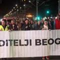 Održan protest roditelja ispred Ministarstva prosvete u Beogradu, u Čačku prostorije SNS-a gađane jajima