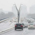 AMSS upozorava vozače: Kiša, susnežica i sneg otežavaju vožnju