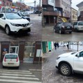 Nepropisno parkiranje u centru Zrenjanina: Građani ukazuju na komunalni nered
