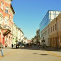 Subotica dočekuje maturante na Trgu: Svečani valcer u srcu grada