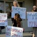 „Tražimo pravdu“: Protest u Sremskoj Mitrovici zbog akušerskog nasilja