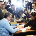Usta puna Ustava, a Vučić ga krši učešćem u kampanji za lokalne izbore