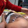 Grad Sombor dobio defibrilator, biće postavljen u Gradskoj kući zbog frekvencije stanovništva