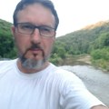 Aktivista Petar Ilić napadnut u dvorištu kuće: Napadači su imali fantomke na glavi